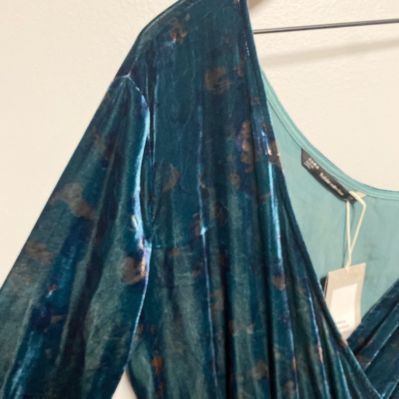 NWT ZARA Asymmetrical Shoulder Crushed Velvet Midi Dress in Emerald Large - Picture 8 of 11